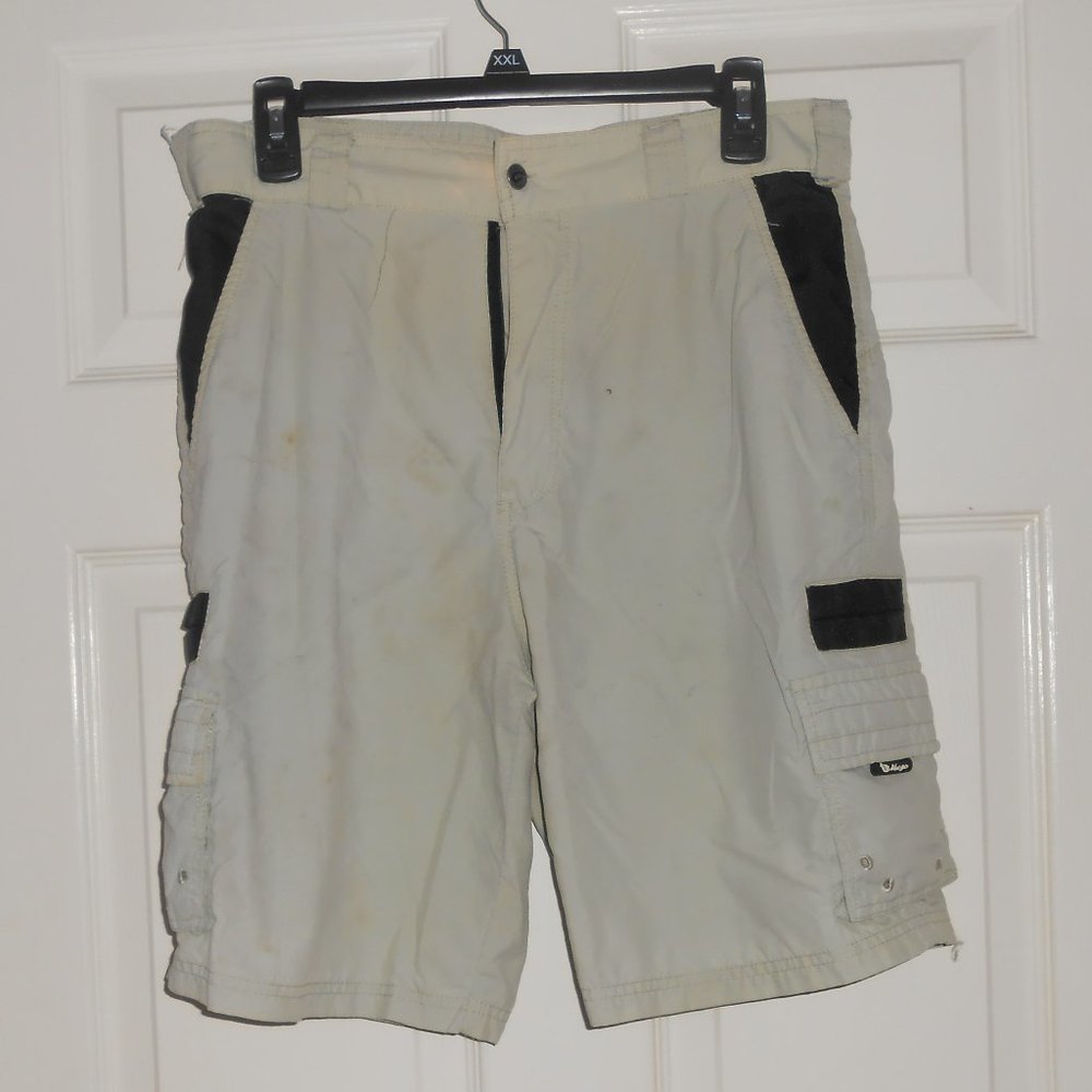 Mojo Light Tan Fishing Shorts